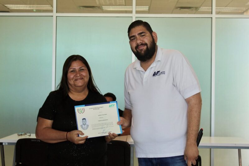 Un nuevo comienzo: Egresados UTCam reciben su título profesional