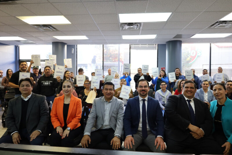 Entrega Estado 40 escrituras a familias de Chihuahua, Aquiles Serdán, Aldama, Cuauhtémoc, Camargo y Juárez