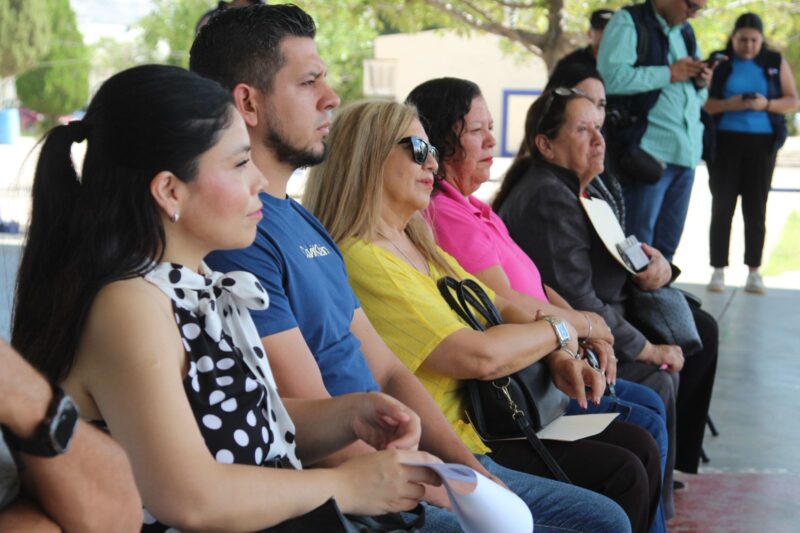 Dona JMAS Chihuahua 12 tinacos a escuelas del norte de la ciudad