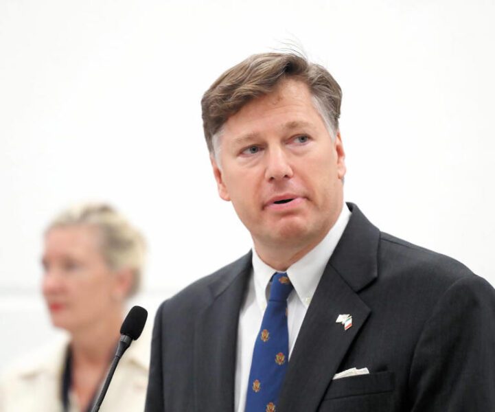 Landau llama a México a trabajar juntos para “erradicar el crimen organizado”; tras asesinato de alcalde de Uruapan