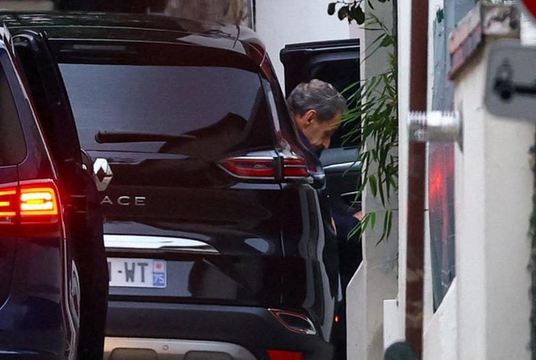 Expresidente francés Sarkozy sale de prisión y vuelve a su casa: Detalles de su liberación condicional