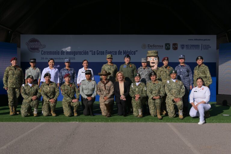 Maru Campos acude como invitada de honor a la inauguración de la exposición militar “La Gran Fuerza de México”