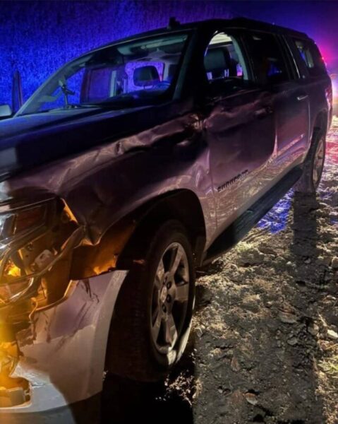 Senador del PAN escapa por milagro: ¡Tráiler lo estrella, pero sale ileso con todo su equipo!