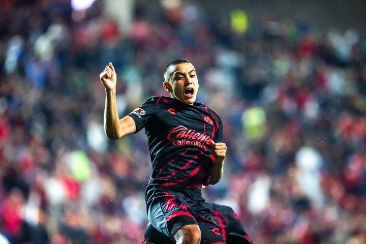 Trueque bomba sacude el fútbol mexicano: América ofrece dos cracks extranjeros por la joya Gilberto Mora de Xolos