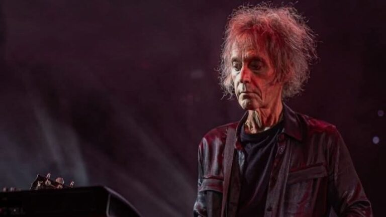 Fallece Perry Bamonte, histórico guitarrista y tecladista de The Cure, a los 65 años