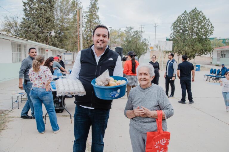 Impulso a la economía familiar: más de 150 familias atendidas en la Colonia Chavira gracias a “Mercadito en tu Colonia”