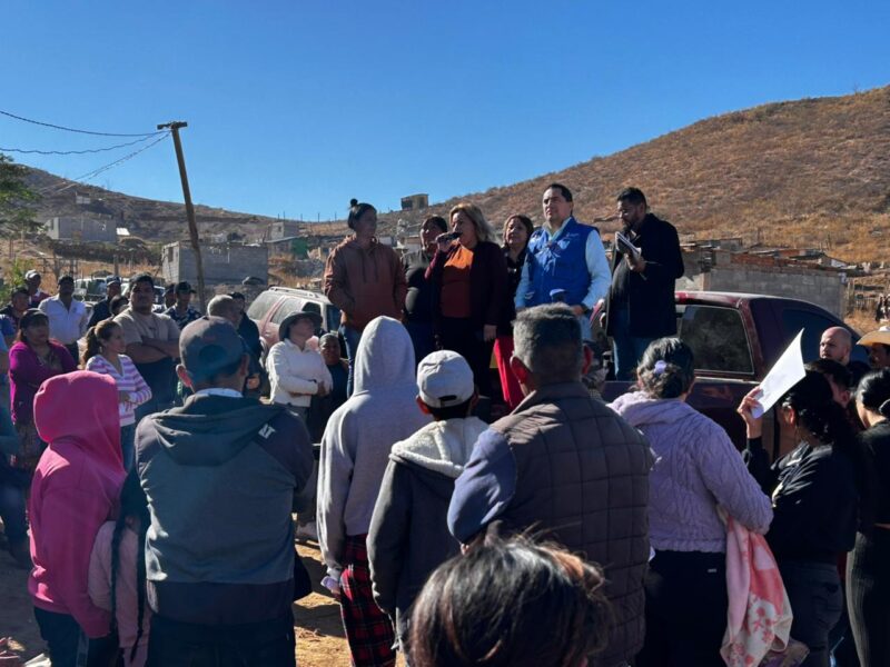 Se reúne JMAS Chihuahua con vecinos del asentamiento Ampliación La Noria para mejorar el suministro de agua potable