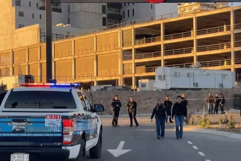 Identifican a hombre ejecutado cerca de la plaza Distrito 1 en Chihuahua: tenía antecedentes delictivos