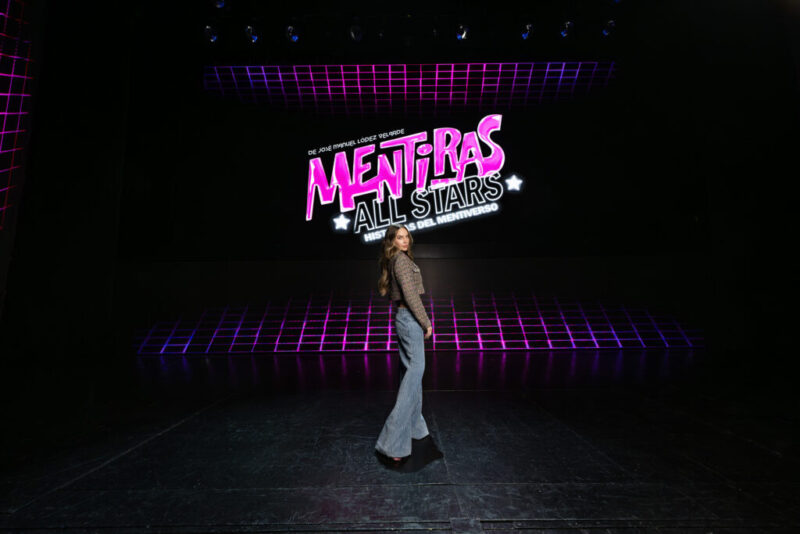 Airbnb te lleva tras bambalinas con Belinda y Sabrina Carpenter: Del “Mentiverso” al set de “Short N’ Sweet”