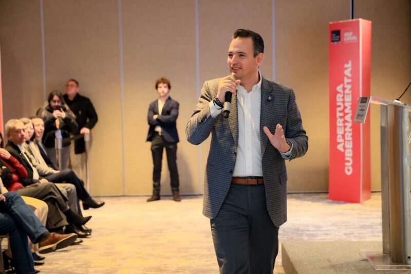 Reta Bonilla a jóvenes a buscar corrupción en el Municipio; asegura total transparencia