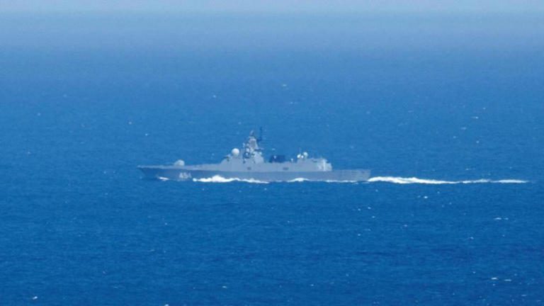 Tensión naval en el Atlántico: Rusia despliega buques y submarino para escoltar petrolero perseguido por EE.UU. vinculado a crudo venezolano