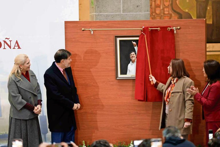 Noroña organiza evento para develar su retrato oficial… y no se guarda nada: “Lástima que estaré entre malvivientes”