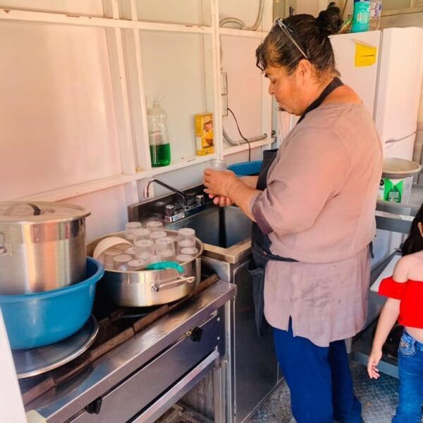 Instalan en Meoqui primer comedor móvil de desayunos calientes en preescolar