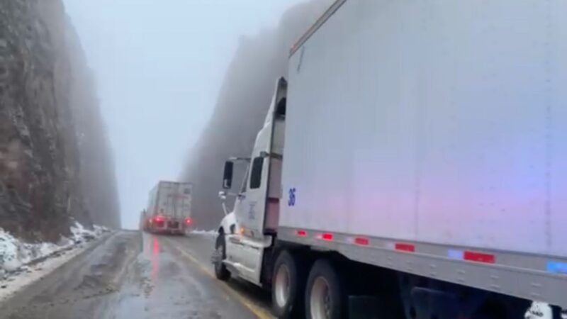 Cierran carretera Parral–Guadalupe y Calvo por nieve y reportan afectaciones en tramos estatales