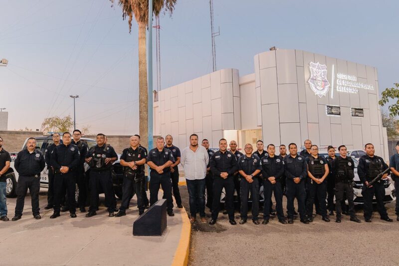 Jorge Aldana reconoce valentía y esfuerzo de las y los policías de Camargo, hoy en su día