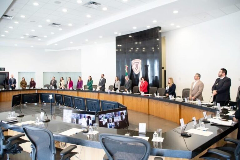 Guardan un minuto de silencio en el Poder Judicial en memoria del difunto juez Omar García Cano