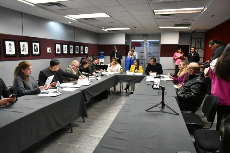 Aprueban en comisiones dictámenes para sancionar llamadas falsas y en proteger a la niñez víctima de delitos