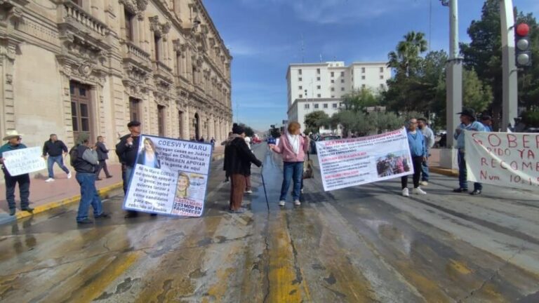 Habitantes de Ladrilleros Norte reiteran protestas frente a Palacio de Gobierno