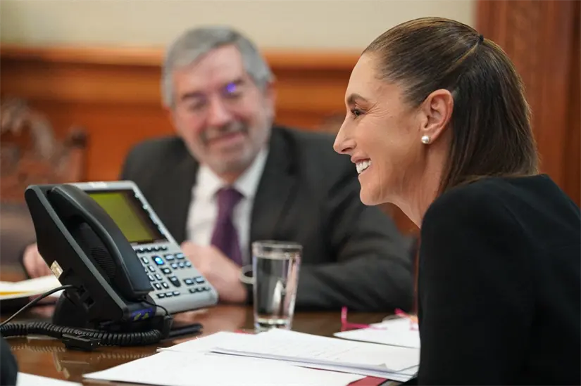 Claudia Sheinbaum durante la llamada por teléfono con Donald Trump.