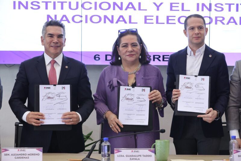 Firman INE y PRI un convenio de colaboración para llevar a cabo la captación de registros mediante la AP
