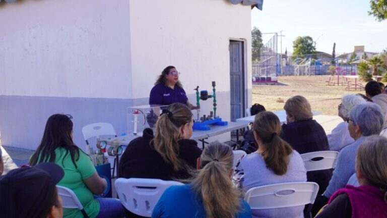 Lleva JMAS Chihuahua el curso “Plomería para Mujeres” a la colonia Villas del Real