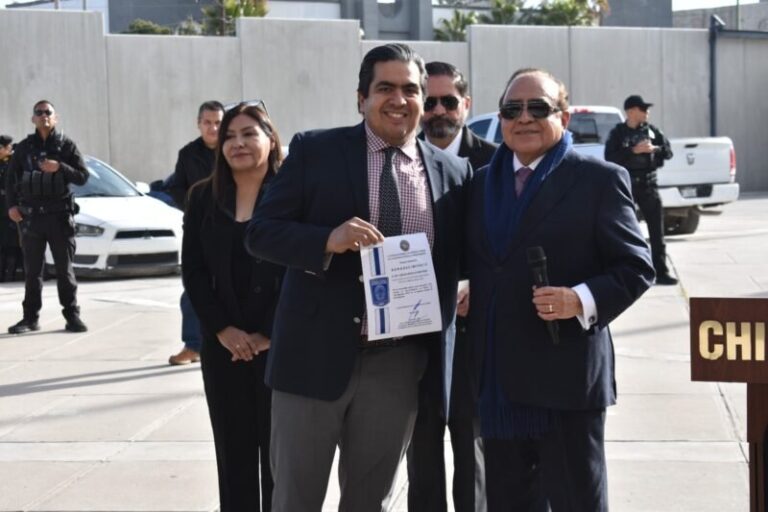 Fiscalía reconoce a evaluadores de Policía de Investigación