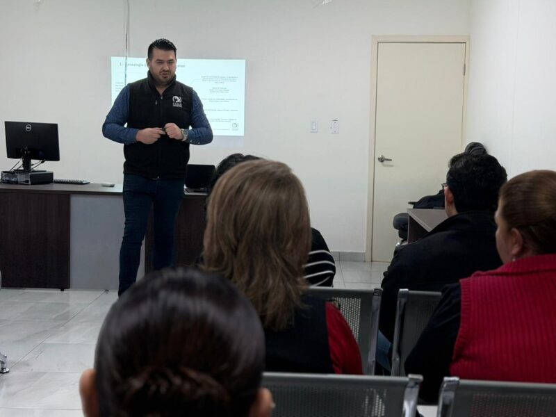 Capacitan a personal de Movilidad en práctica administrativa