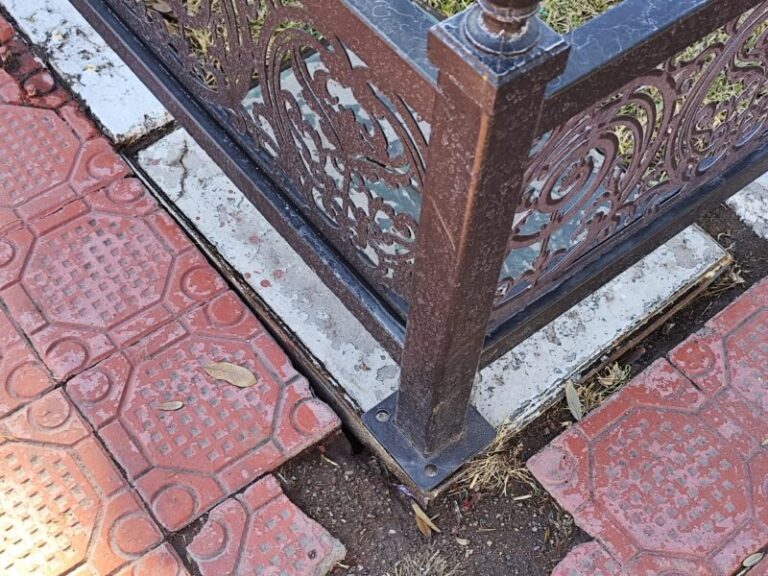 Señalan riesgos por instalación de cercas en Plaza Hidalgo