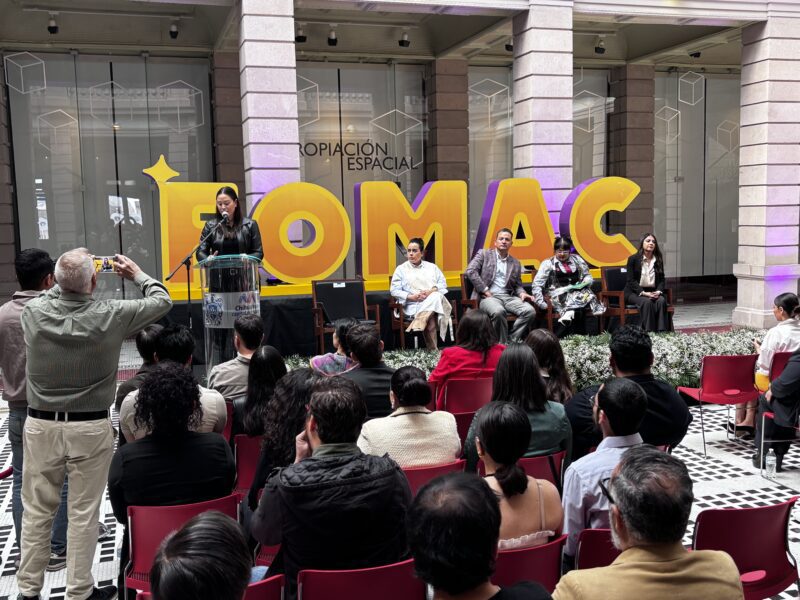 Reconocen a artistas con Fomac 9