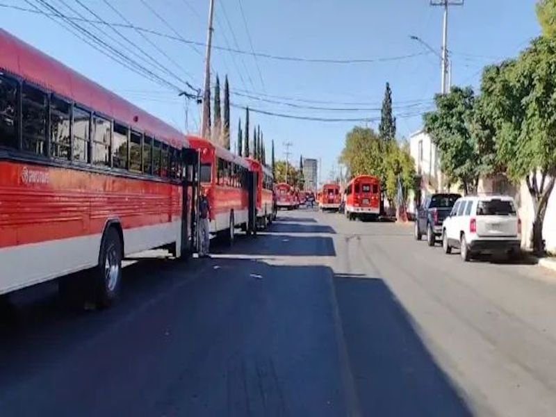 Transportistas protestan por inseguridad tras apuñalamiento de chofer en Chihuahua