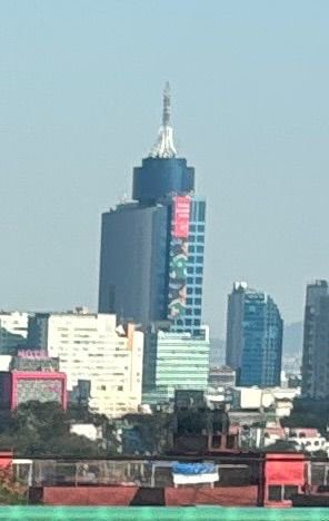 Inundan la Ciudad de México con más de 100 anuncios envolventes en edificios que están prohibidos por la ley de publicidad exterior