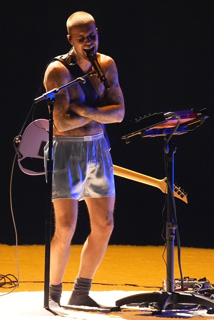 Justin Bieber interpreta "Yukon" durante la 68.ª edición de los Premios Grammy el domingo 1 de febrero de 2026 en Los Ángeles.