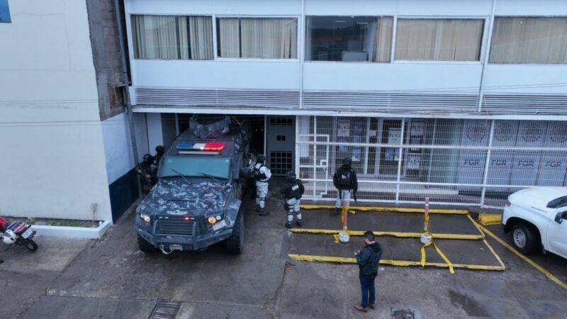 Trasladan a Chihuahua capital a detenidos en operativo realizado en Guachochi
