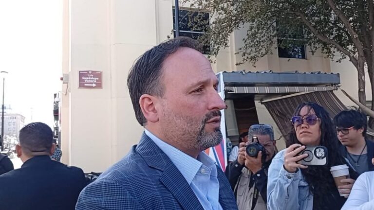 Revisa desarrollo urbano en reunión Estado-Municipio, acude De la Peña con Alclde