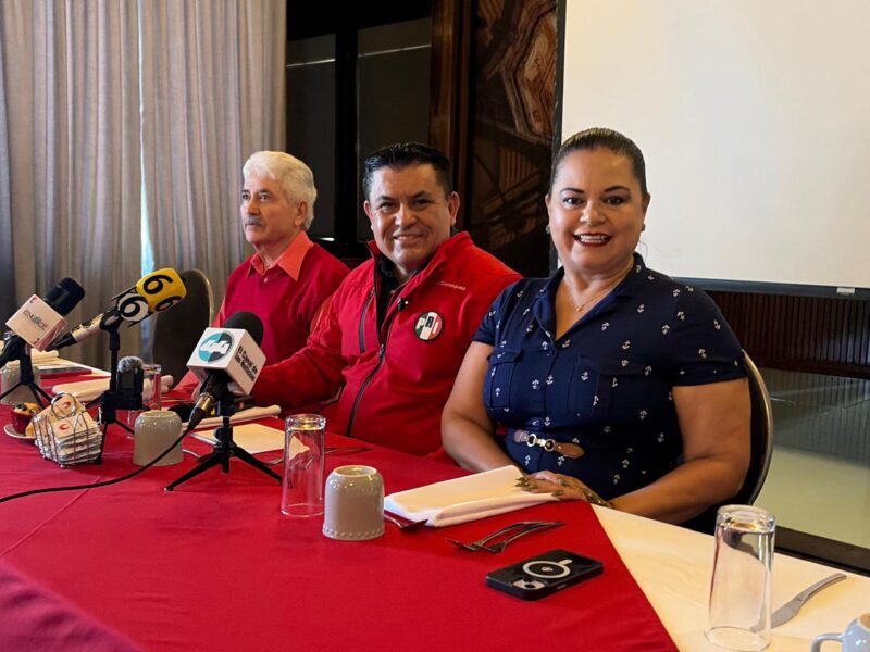 Asume Kenya Durán presidencia del PRI; Domínguez solicita separación para reelección