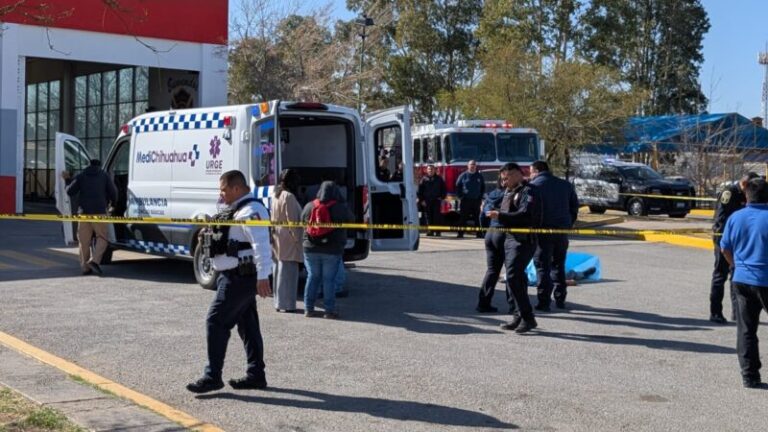 Fallece hombre de un infarto al exterior de la Estación de Bomberos