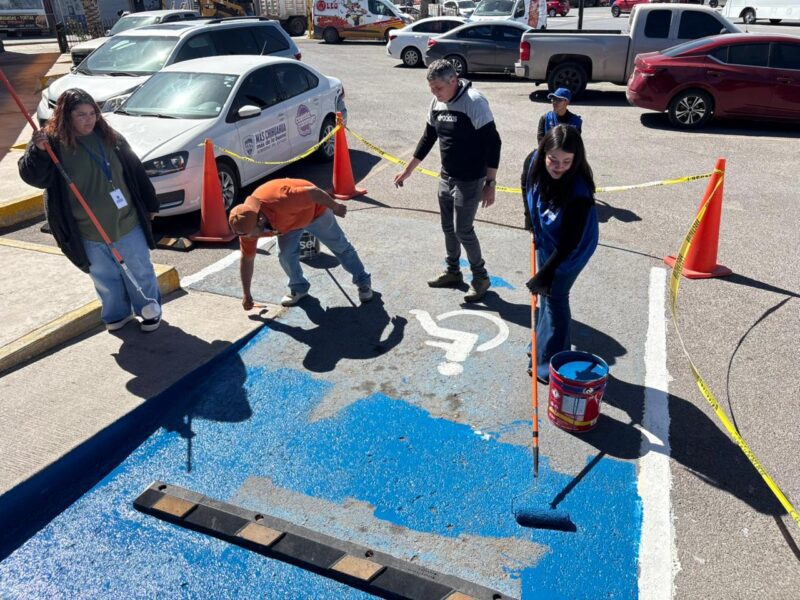 Promueven respeto a cajones azules en estacionamientos privados