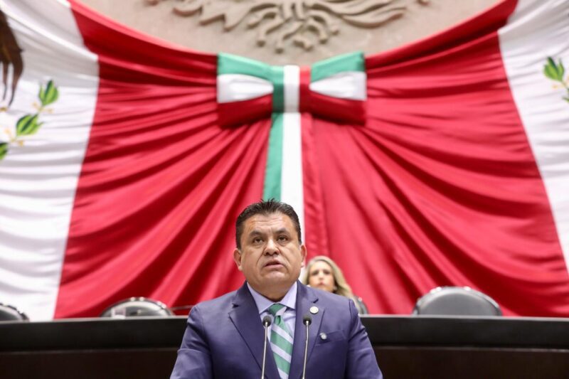 Proponen reforma para fortalecer educación sexual y prevenir embarazos en adolescentes