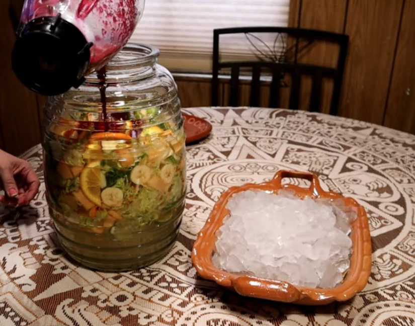 Pasos para preparar el agua de obispo esta Semana Santa. Foto: cortesía.