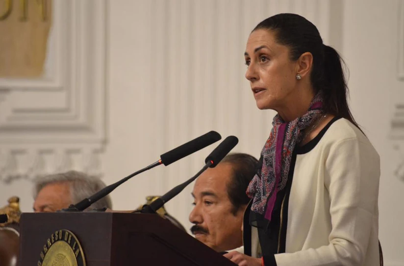 Claudia Sheinbaum durante su toma de protesta como Jefa de Gobierno de la CDMX.