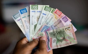 ¿Cómo identificar un billete falso y qué hacer si tengo uno?