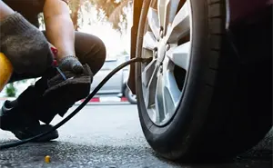 ¿Cuál es la presión adecuada que deben tener las llantas mi auto?