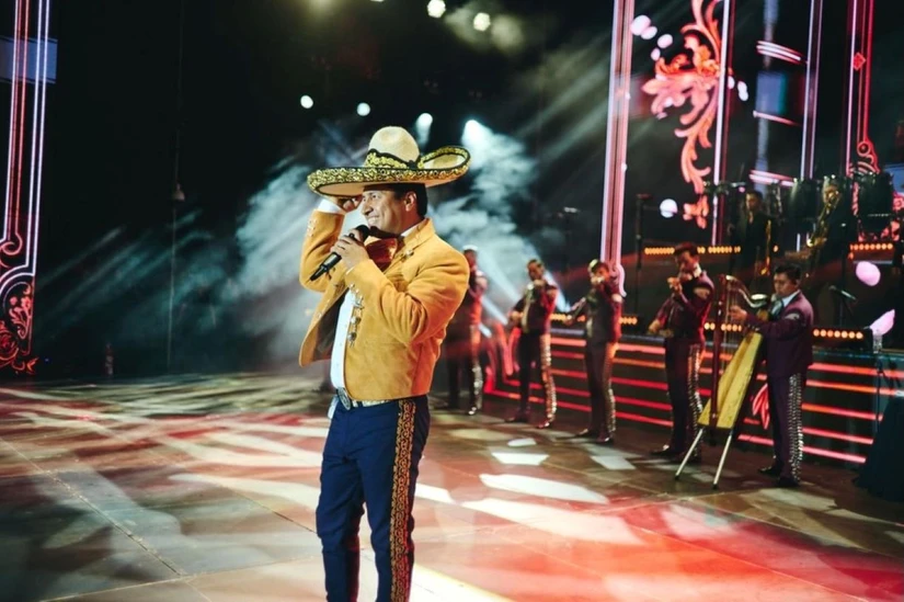 Cuánto cobra por presentación Julión Álvarez. Foto: Facebook