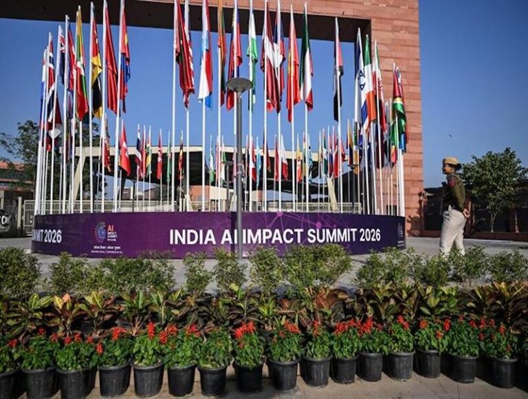 Cumbre global de IA en Nueva Delhi impulsa cooperación tecnológica internacional