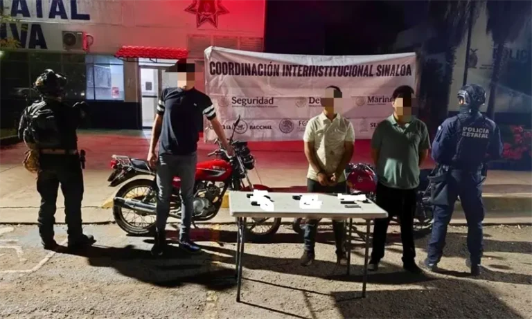 Detienen a tres motociclistas armados en Culiacán