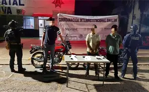 Tras persecución, detienen a tres motociclistas armados en Culiacán