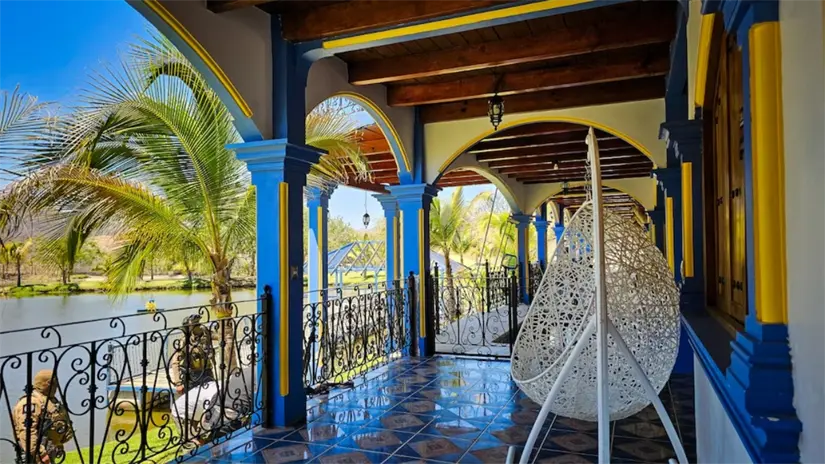 Las autoridades mexiquenses incautaron estas propiedades al ejecutar 21 órdenes de cateo. Foto: FGJEM