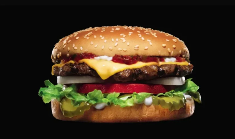 Hamburguesa Famous Star de Carl’s Jr. Foto: Cortesía