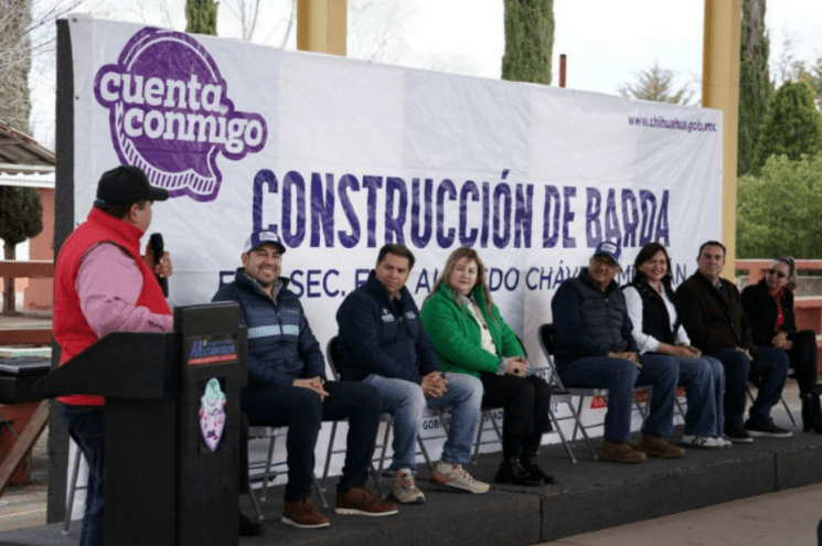 Inauguran SEyD y Ayuntamiento de Matamoros barda perimetral de Secundaria