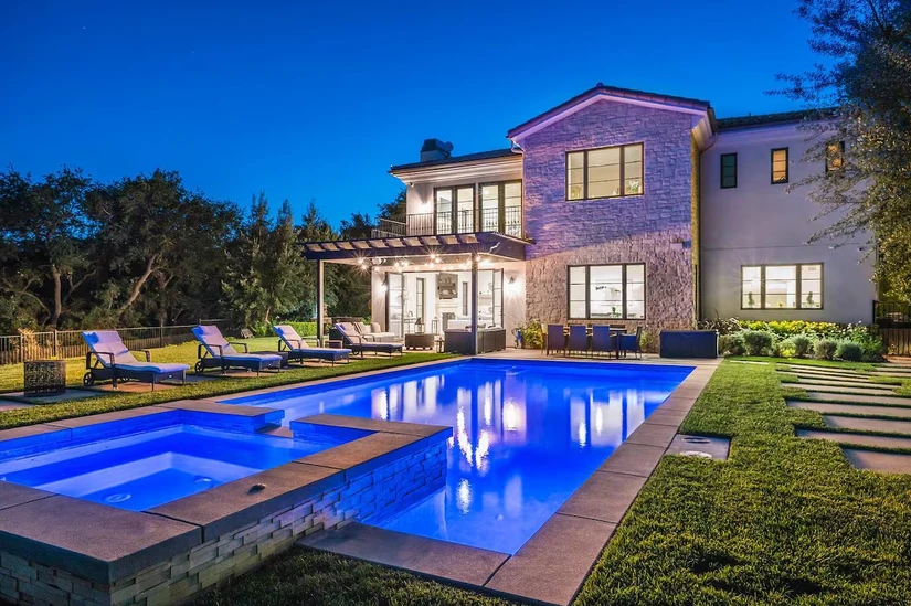 Tiene varias comodidades como piscina y terraza. Foto: Cortesía